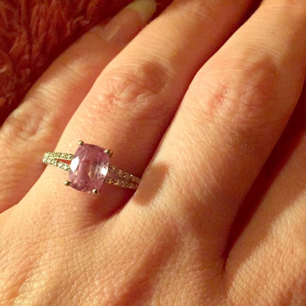 Pink sapphire ring - Picture 1 of 3